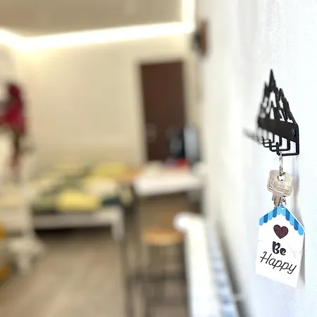 Free Parking - La Corte House 1