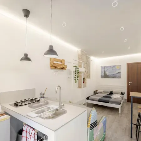 Free Parking - La Corte House 53 كاستل دي سانجرو